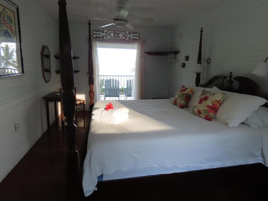 Dollar 2* Bocas del Toro